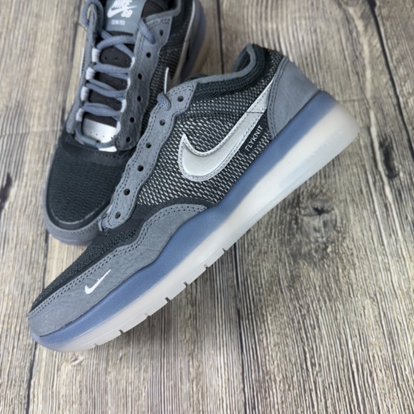 Nike SB PS8 Cool Grey/Metallic Silver/Anthracite/Wolf Grey/Clear Sz 5 FV8493-002 - Picture 8 of 8